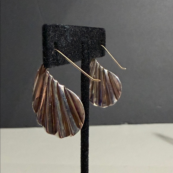 5.82 Grams 14k SOLID WHITE GOLD Elegant FAN Shell Earrings B. MOSKOWITZ - Picture 6 of 9